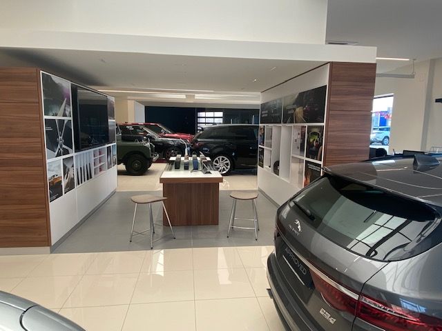 contenu/references/Concession automobile/11caenjlr/IMG_5040_resultat.jpg